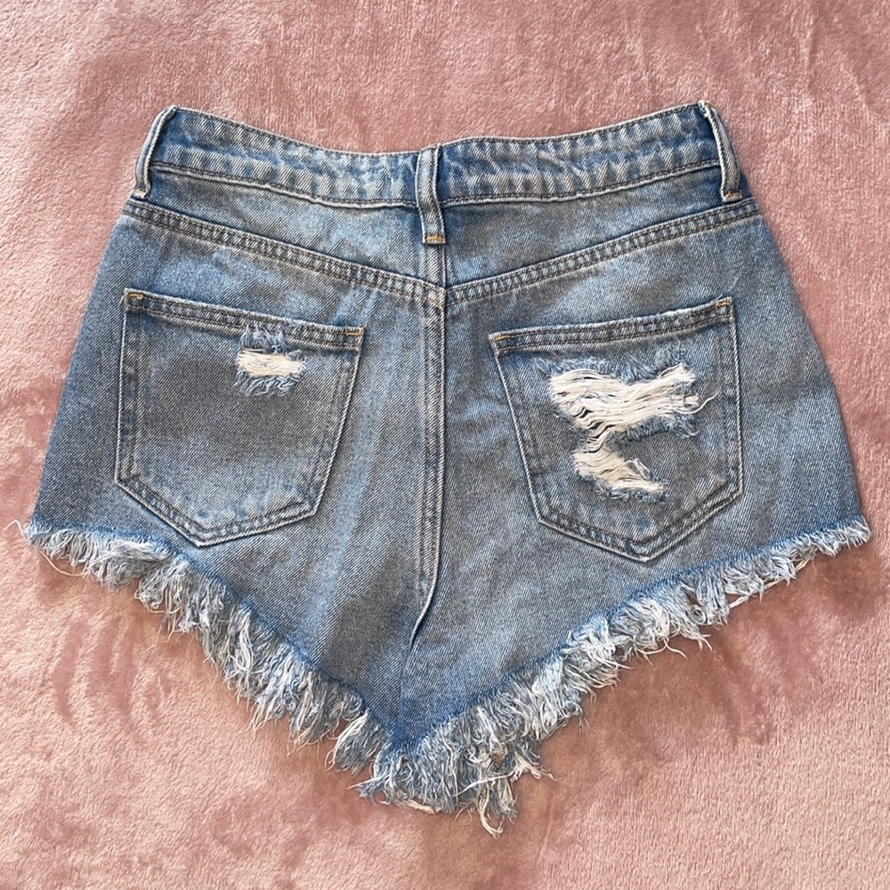 FN Light-washed Distressed Denim Shorts 💜 - Picture 2 of 3